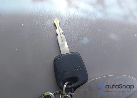 2002 Ford F-150 Lariat/Xlt из США, поврежденный, VIN 1FTRW08L32KE27250